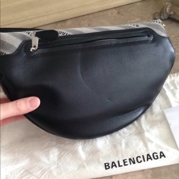 fanny bag balenciaga